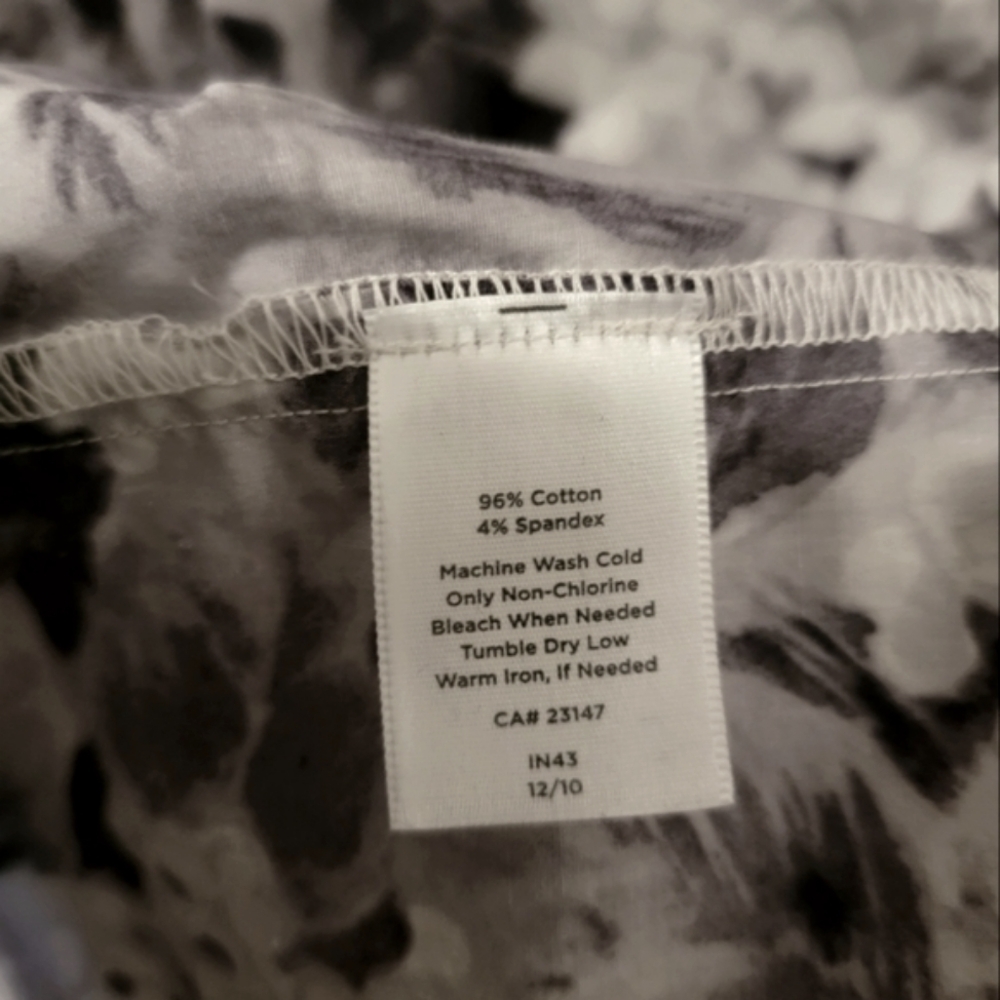 Talbots Floral Black, Grey & White Sleeveless Pleated Dress Size 10 - Picture 10 of 10